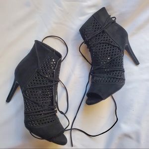 Betsy Johnson betsyville perforated ankle booties